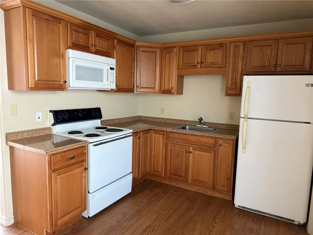 310 S Hermann Avenue Three Rivers, TX 78071