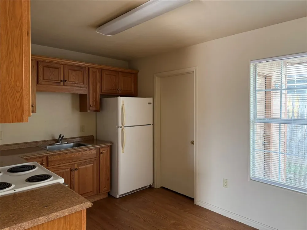 310 S Hermann Avenue Three Rivers, TX 78071