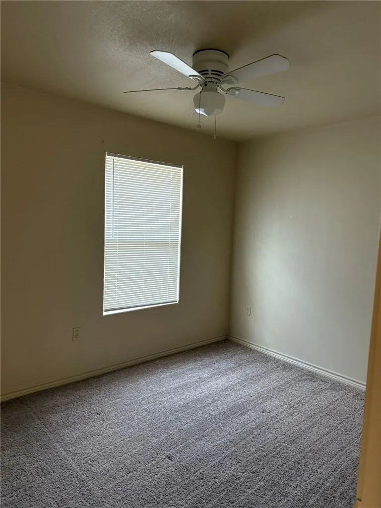 310 S Hermann Avenue Three Rivers, TX 78071