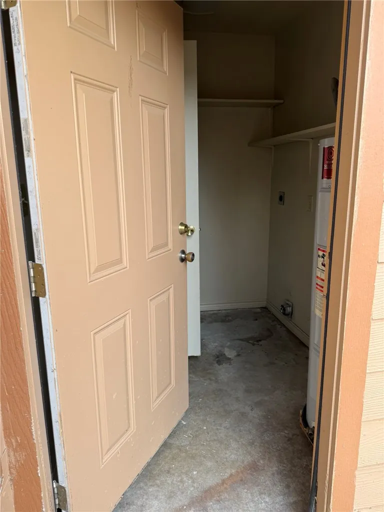 310 S Hermann Avenue Three Rivers, TX 78071