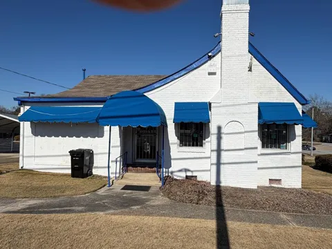 3717 Gentian Boulevard