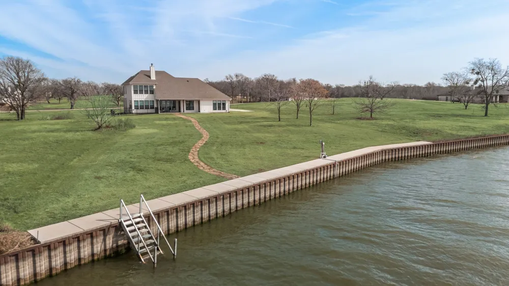 3016 Lake Ridge Drive Streetman, TX 75859