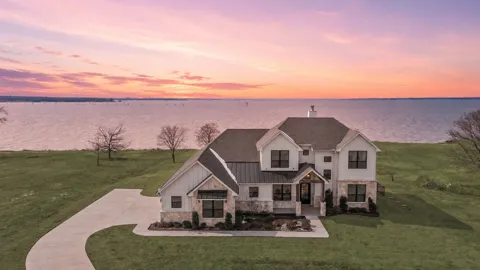 3016 Lake Ridge Drive