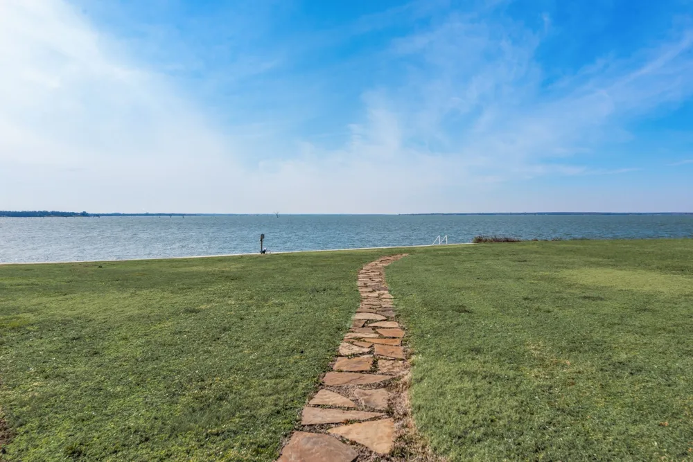 3016 Lake Ridge Drive Streetman, TX 75859