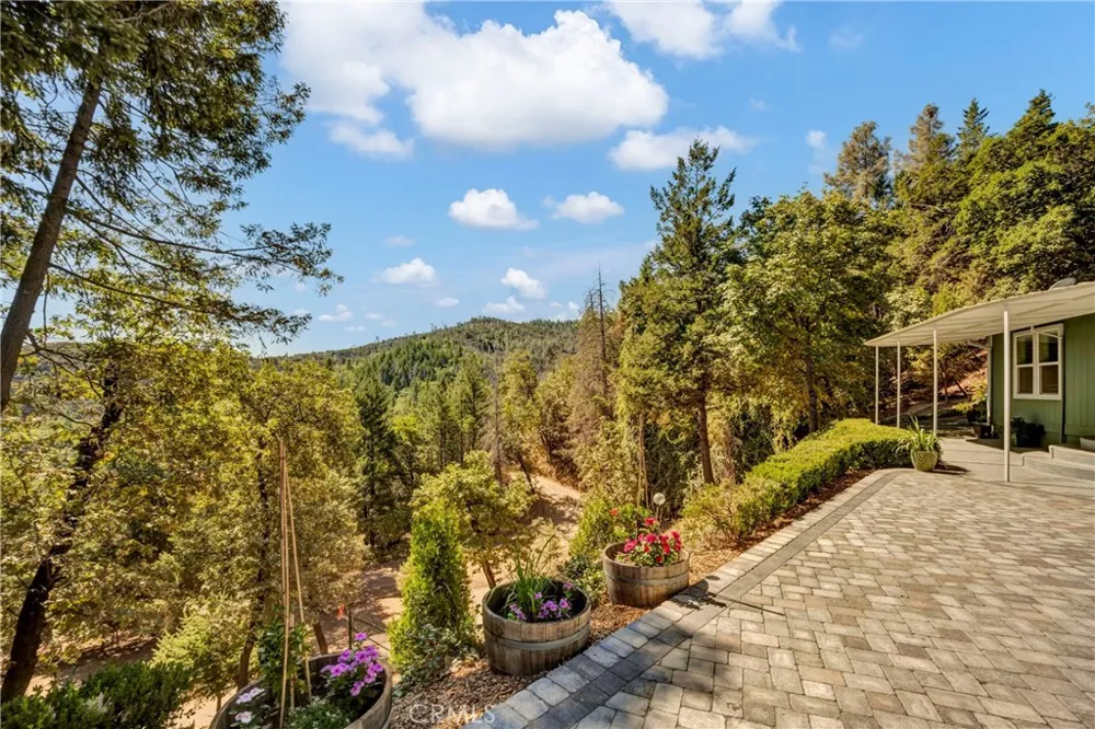 14986 Western Mine Road Middletown, CA 95461