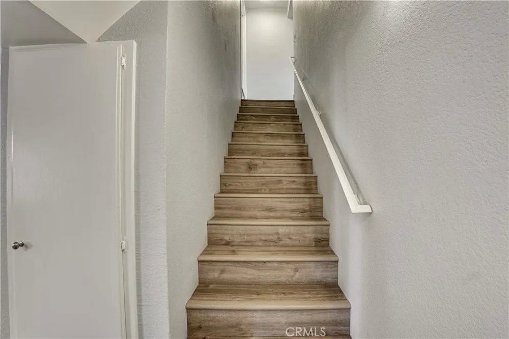 20155 Keswick #209 Winnetka, CA 91306