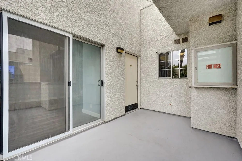 20155 Keswick #209 Winnetka, CA 91306