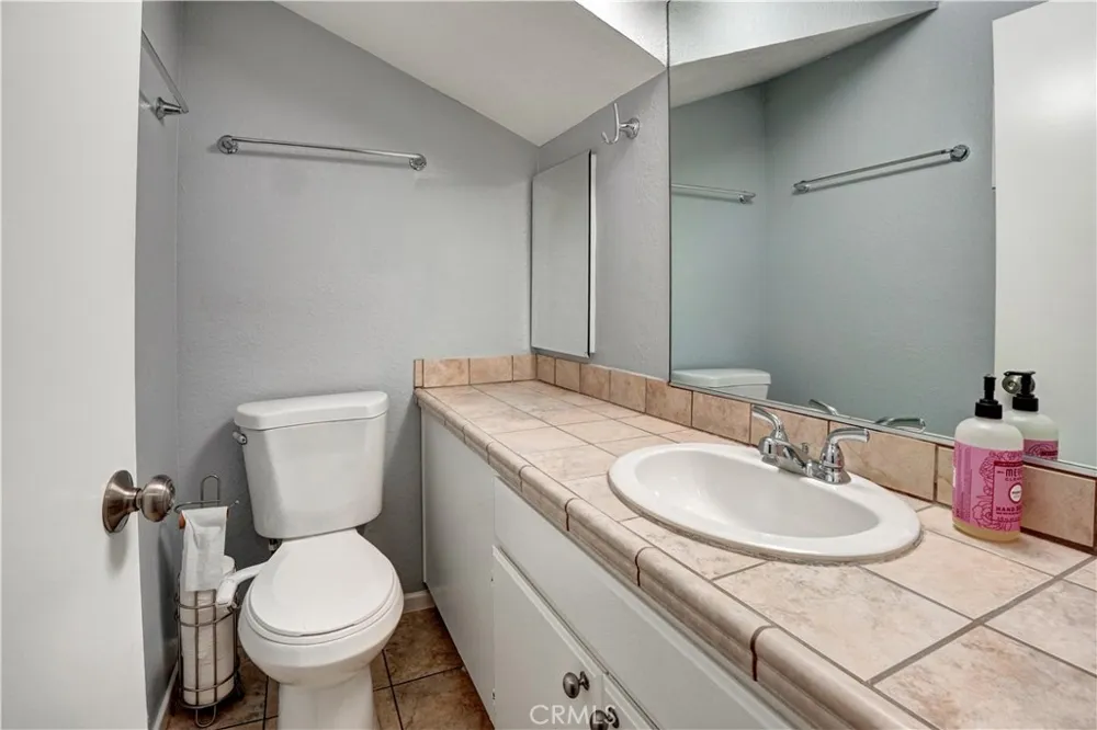 20155 Keswick #209 Winnetka, CA 91306