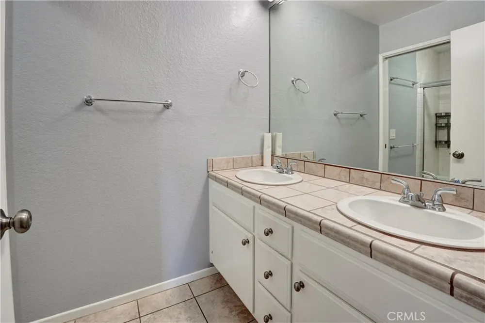 20155 Keswick #209 Winnetka, CA 91306