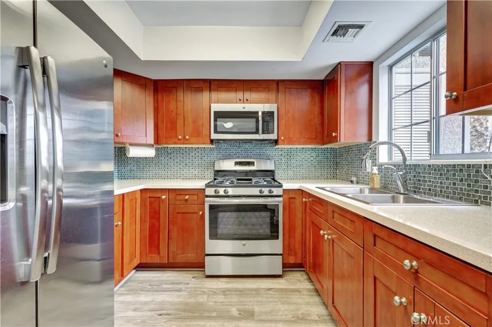 20155 Keswick #209 Winnetka, CA 91306
