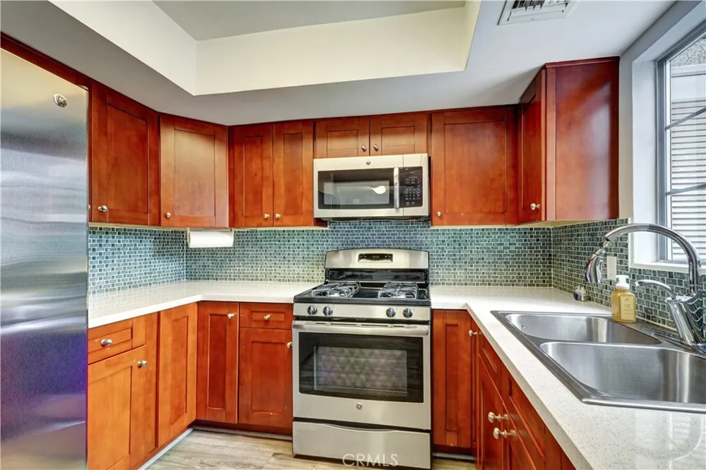 20155 Keswick #209 Winnetka, CA 91306