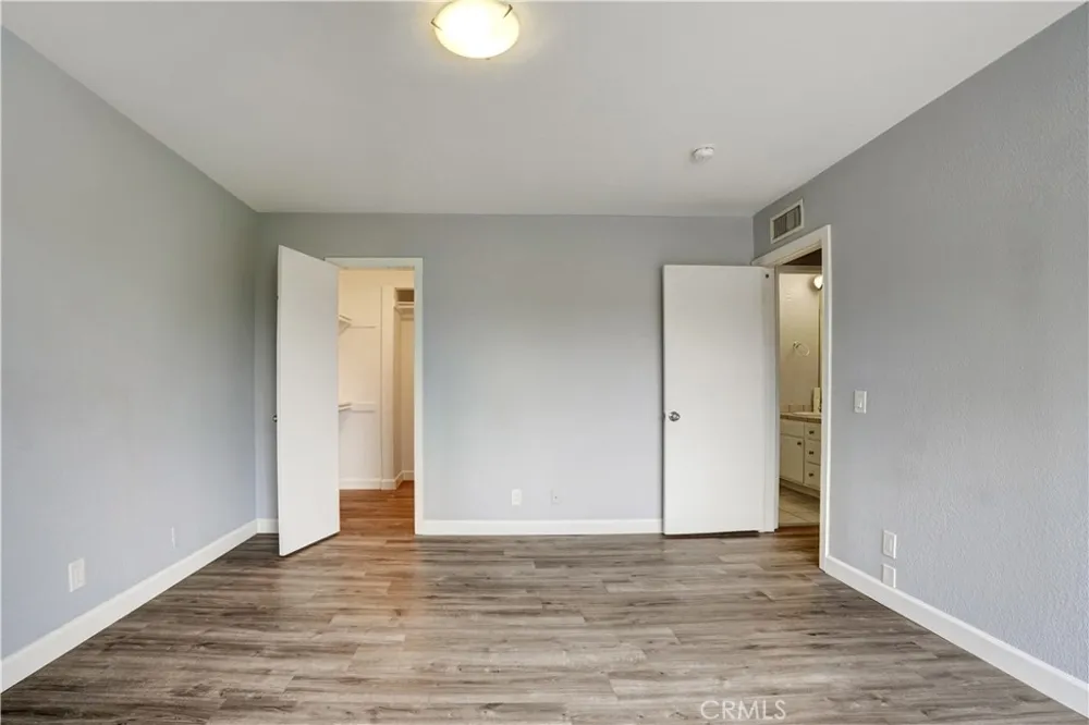 20155 Keswick #209 Winnetka, CA 91306