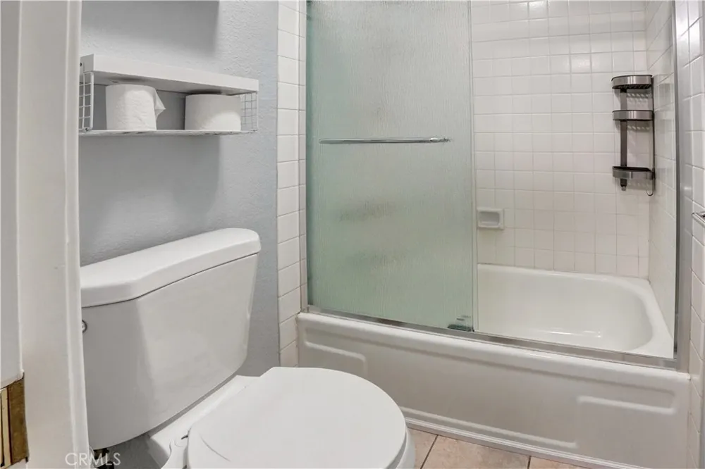 20155 Keswick #209 Winnetka, CA 91306
