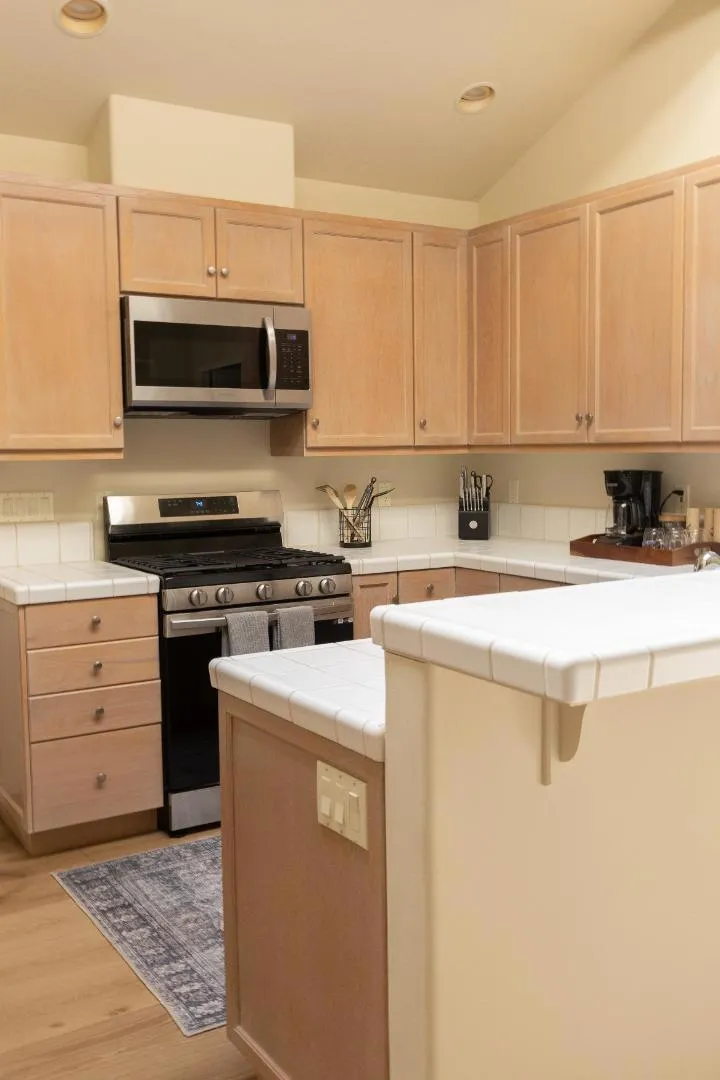 5466 Quail Way Carmel, CA 93923