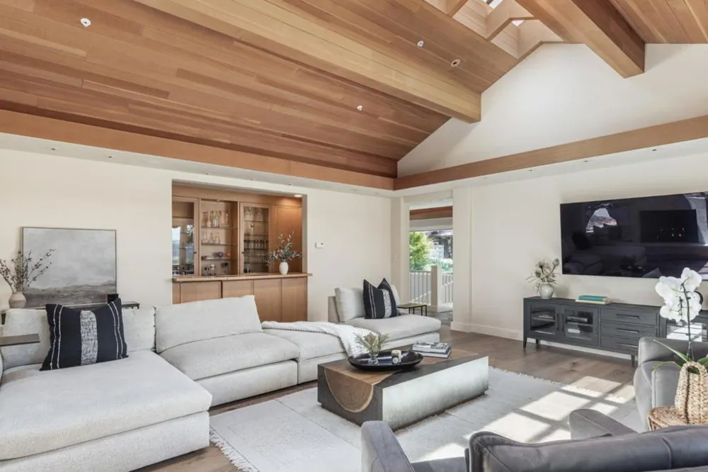 5466 Quail Way Carmel, CA 93923