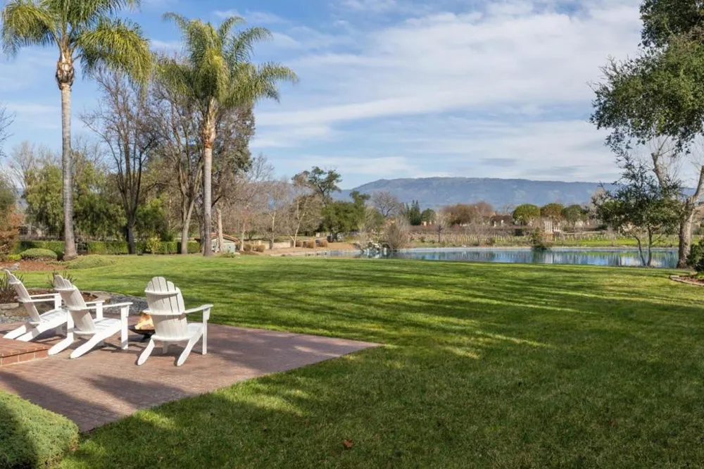 1450 Lakeview Court San Martin, CA 95046