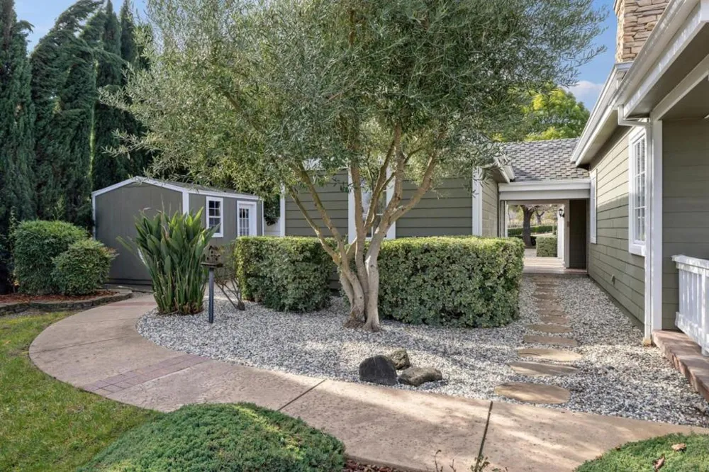 1450 Lakeview Court San Martin, CA 95046