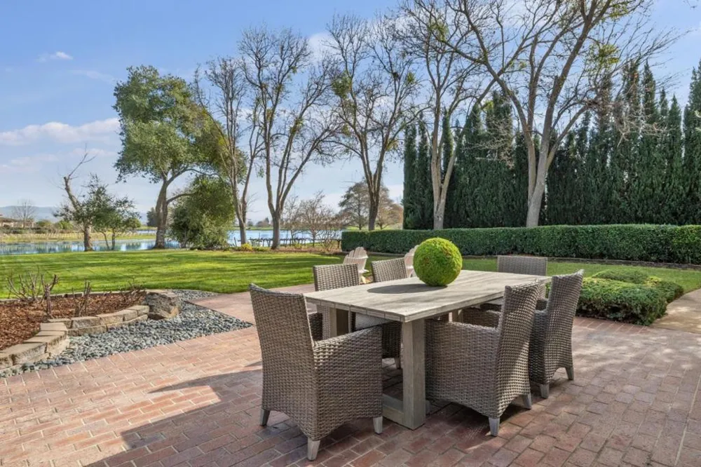 1450 Lakeview Court San Martin, CA 95046