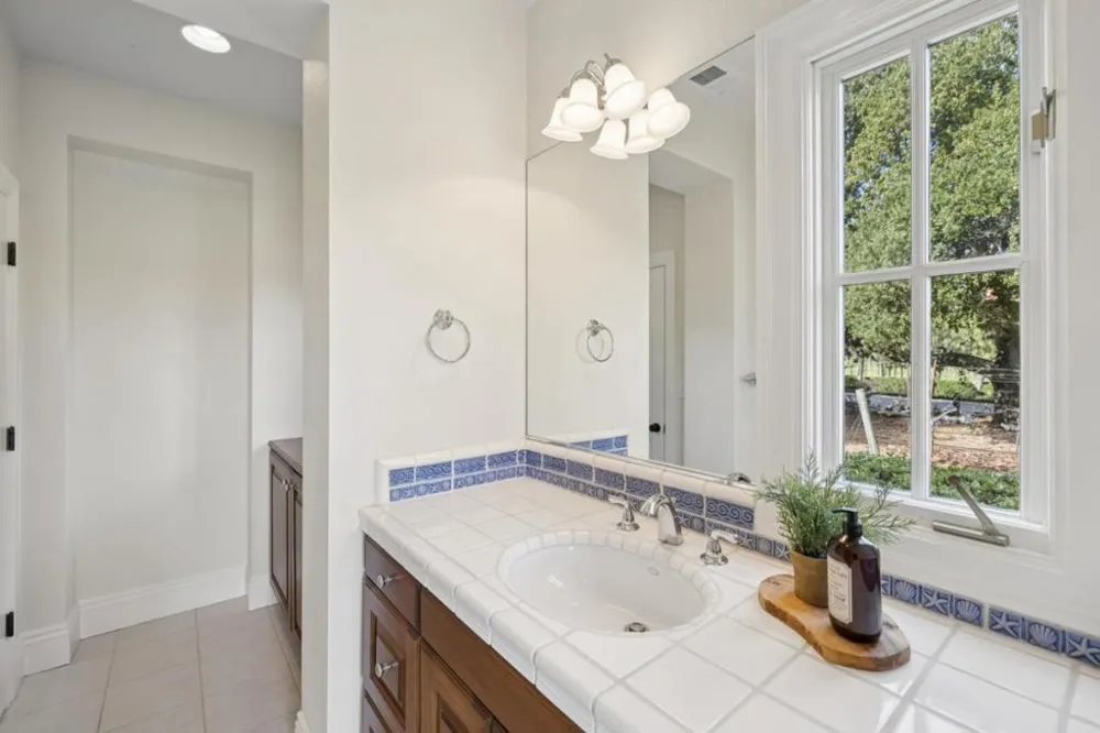 1450 Lakeview Court San Martin, CA 95046