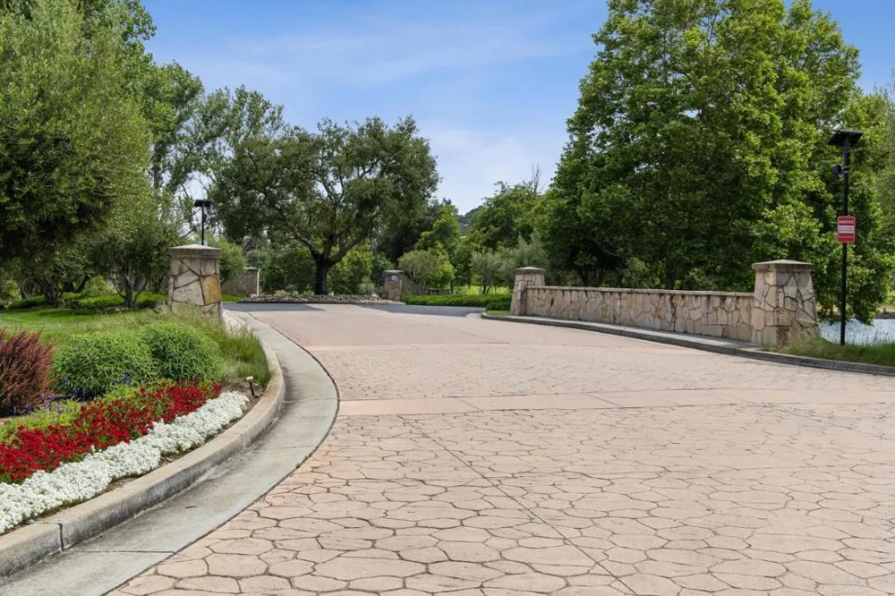 1450 Lakeview Court San Martin, CA 95046