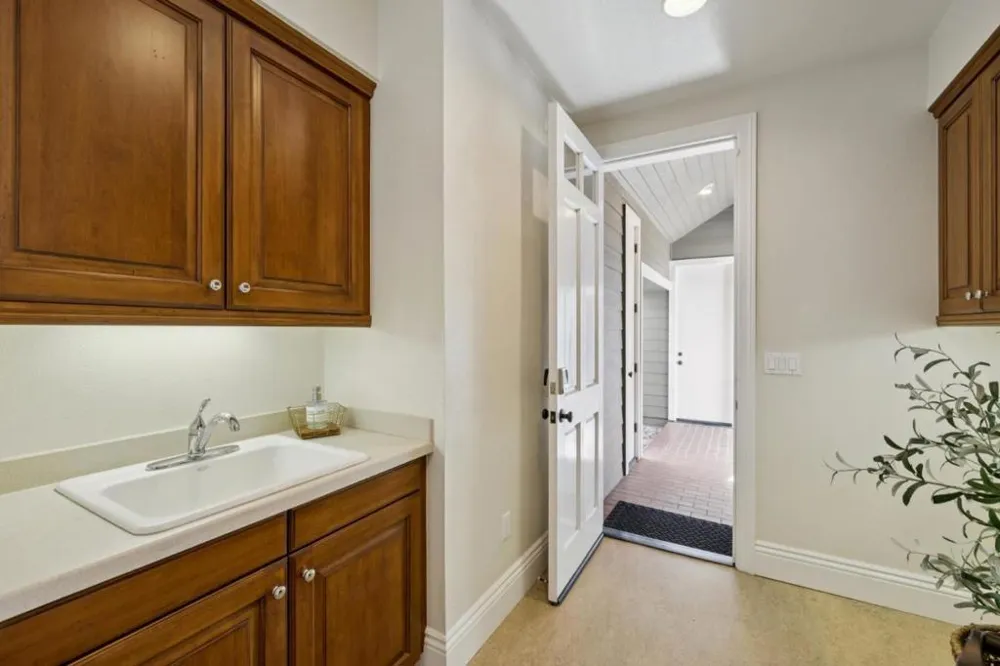 1450 Lakeview Court San Martin, CA 95046