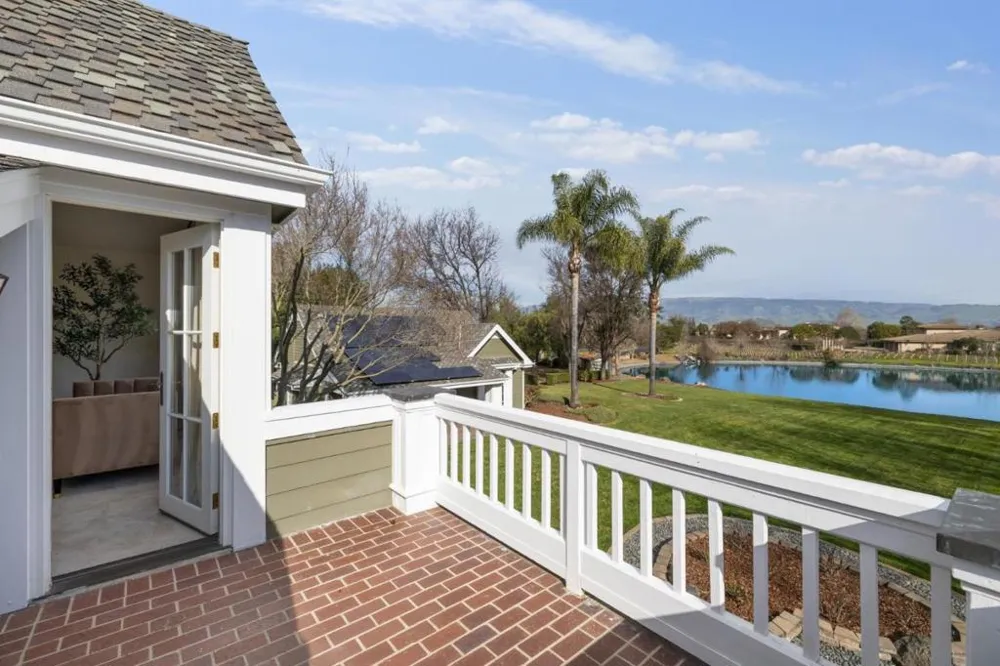 1450 Lakeview Court San Martin, CA 95046