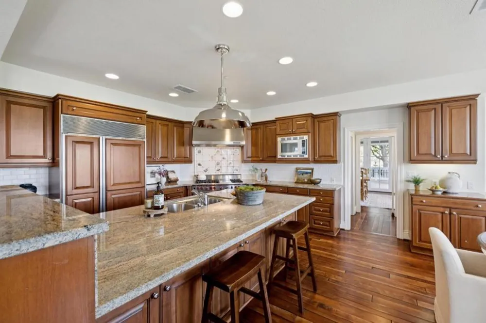 1450 Lakeview Court San Martin, CA 95046