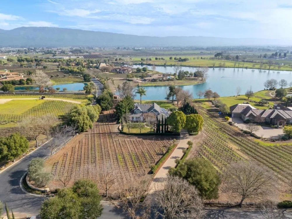 1450 Lakeview Court San Martin, CA 95046