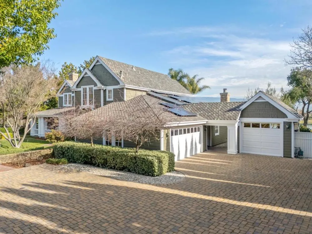 1450 Lakeview Court San Martin, CA 95046