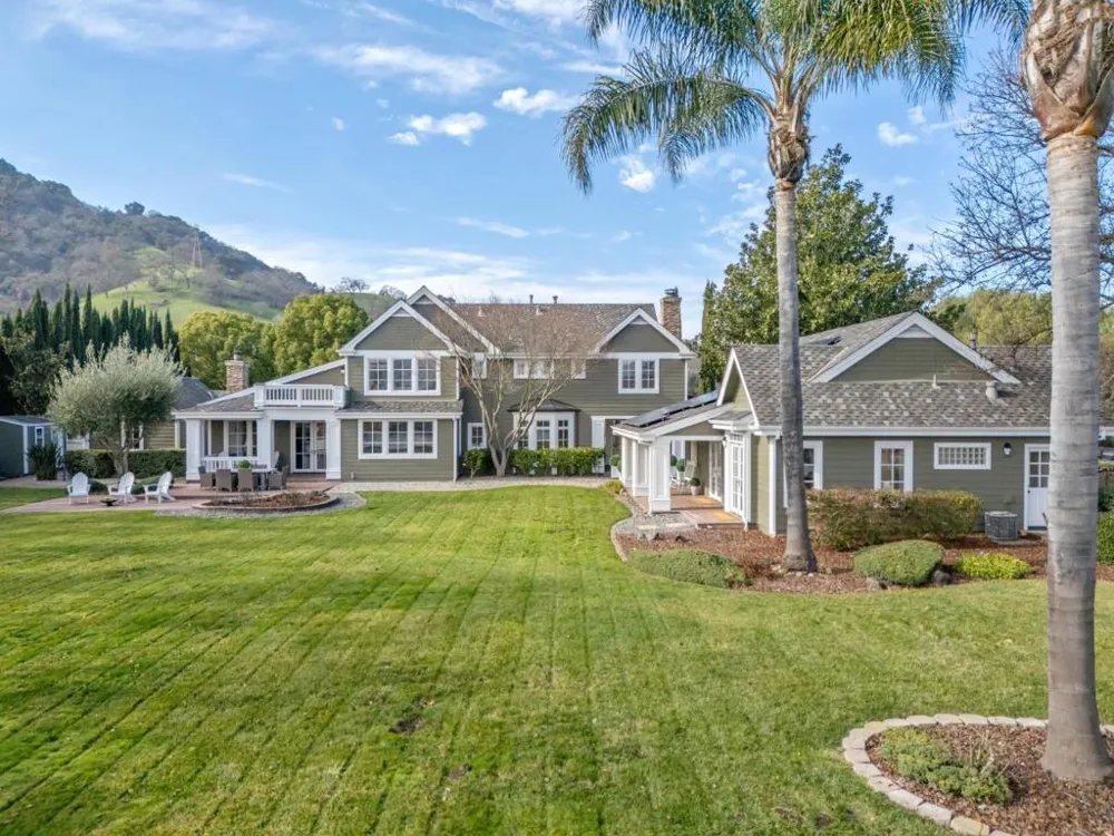 1450 Lakeview Court San Martin, CA 95046