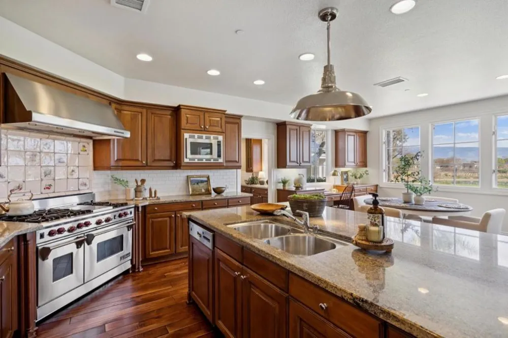 1450 Lakeview Court San Martin, CA 95046