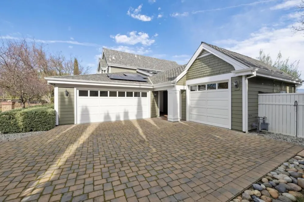 1450 Lakeview Court San Martin, CA 95046