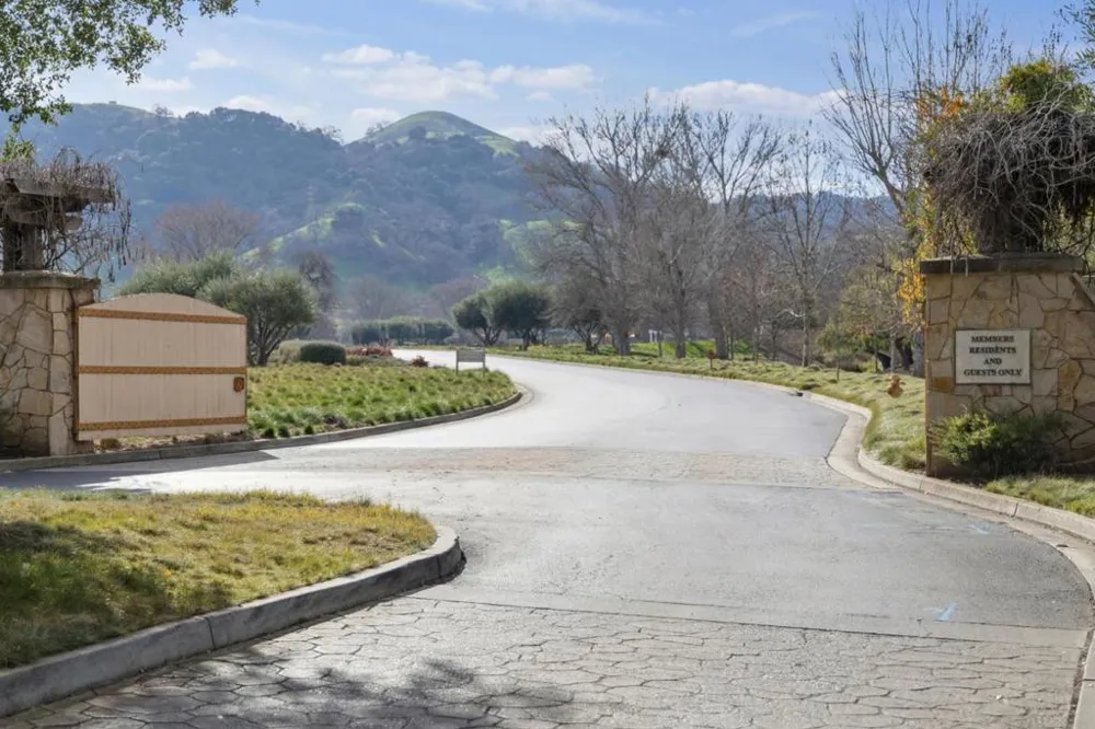 1450 Lakeview Court San Martin, CA 95046
