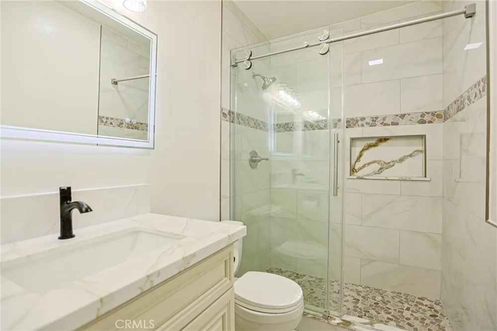 4109 W 5th #F2 Santa Ana, CA 92703