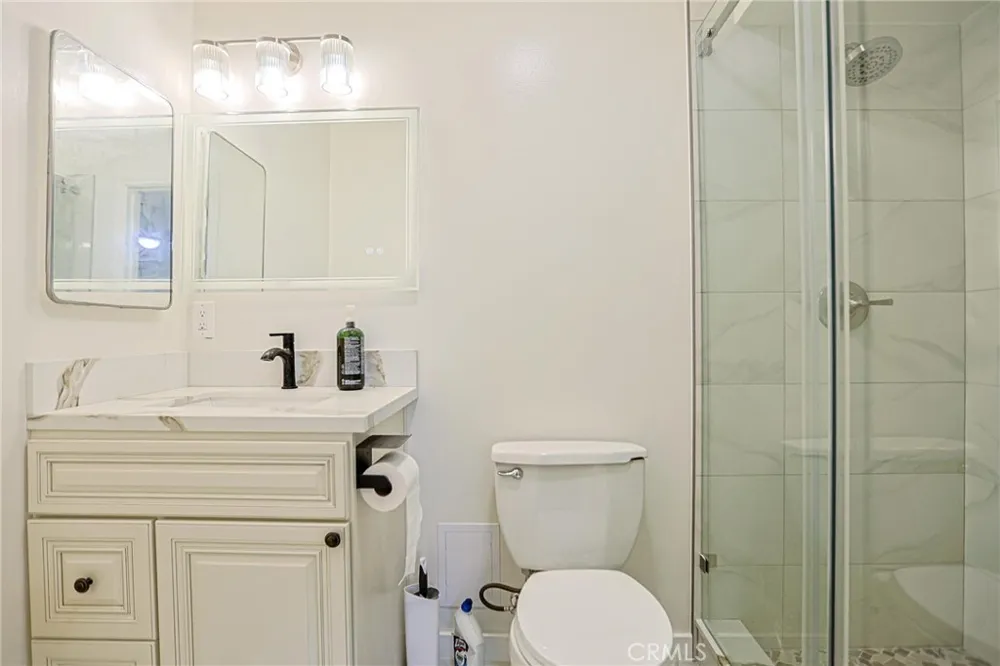 4109 W 5th #F2 Santa Ana, CA 92703