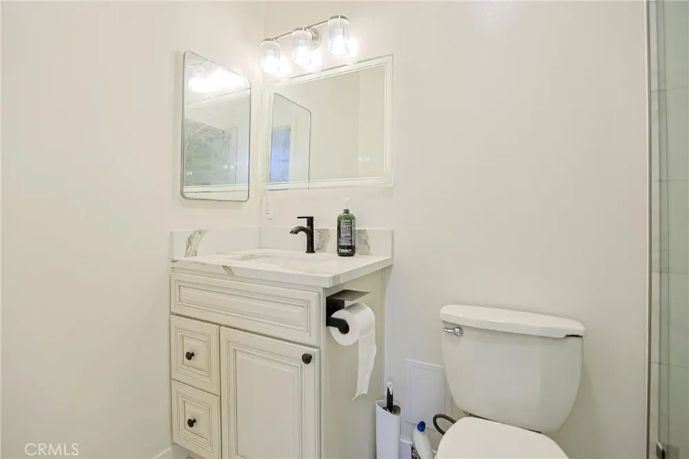 4109 W 5th #F2 Santa Ana, CA 92703