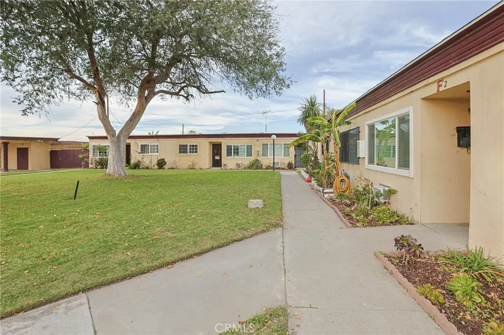 4109 W 5th #F2 Santa Ana, CA 92703