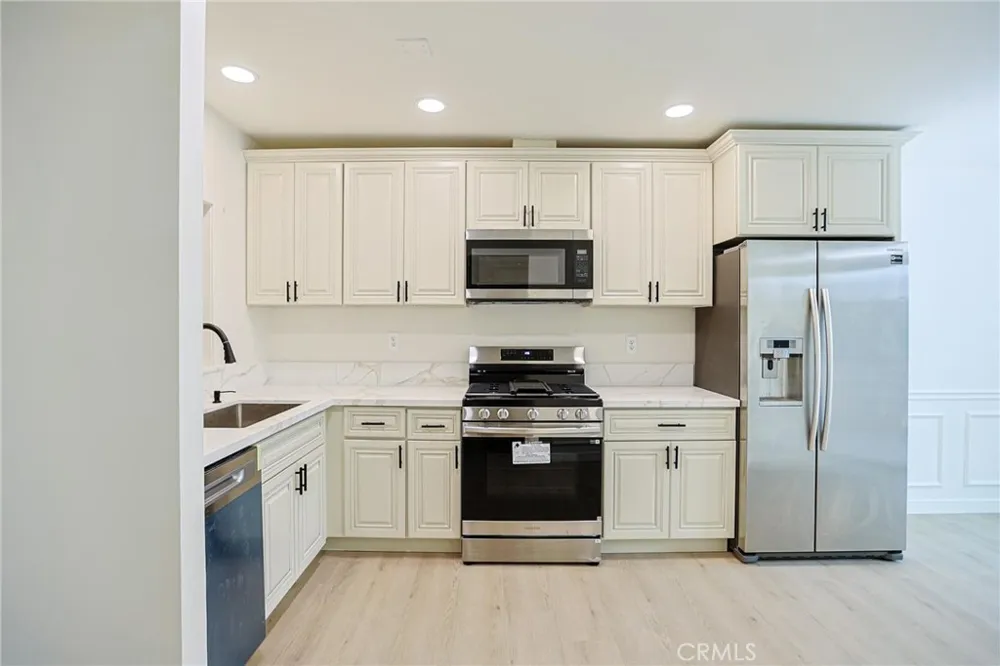 4109 W 5th #F2 Santa Ana, CA 92703