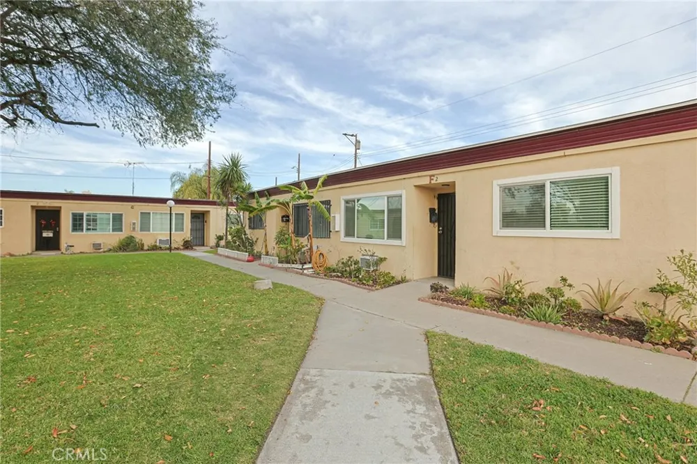 4109 W 5th #F2 Santa Ana, CA 92703