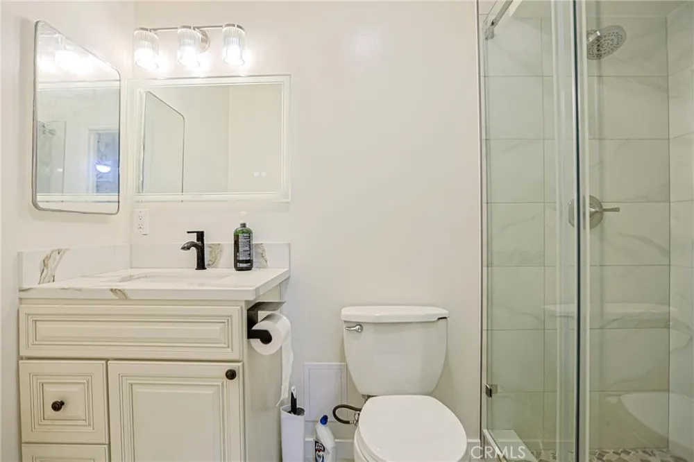 4109 W 5th #F2 Santa Ana, CA 92703