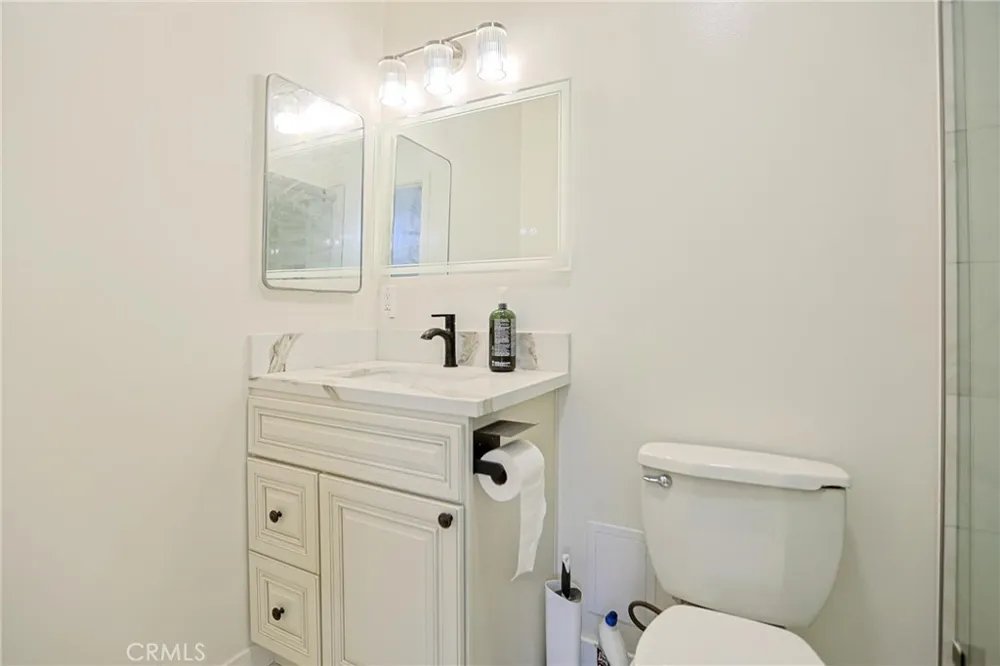 4109 W 5th #F2 Santa Ana, CA 92703