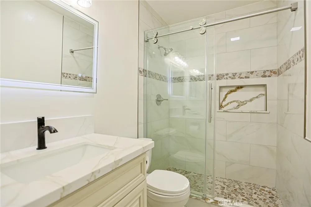 4109 W 5th #F2 Santa Ana, CA 92703
