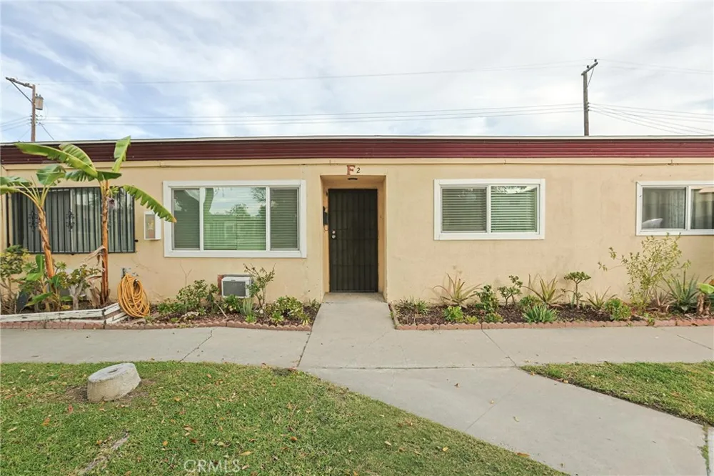 4109 W 5th #F2 Santa Ana, CA 92703