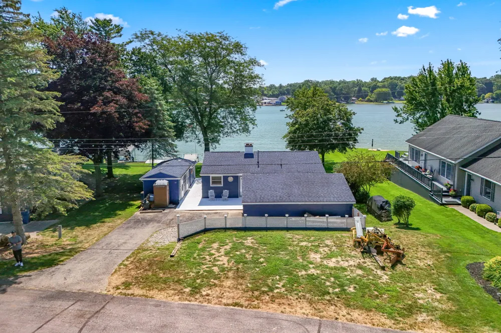 181 Dons Drive Quincy, MI 49082