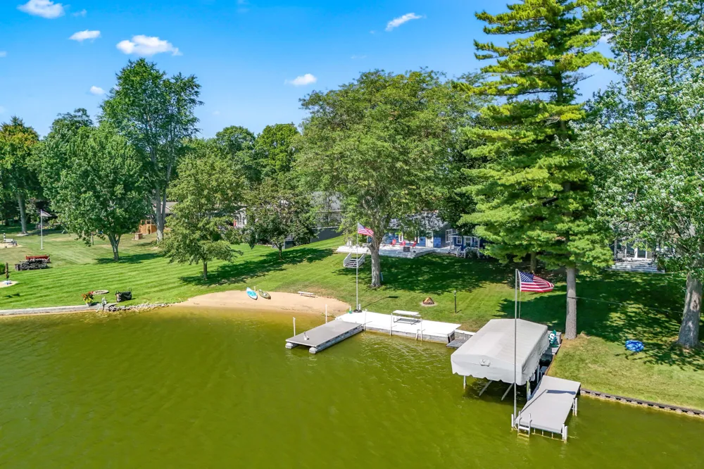 181 Dons Drive Quincy, MI 49082