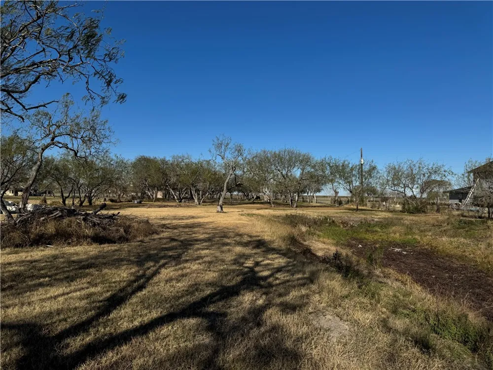 6323 County Road 1612 Portland, TX 78374