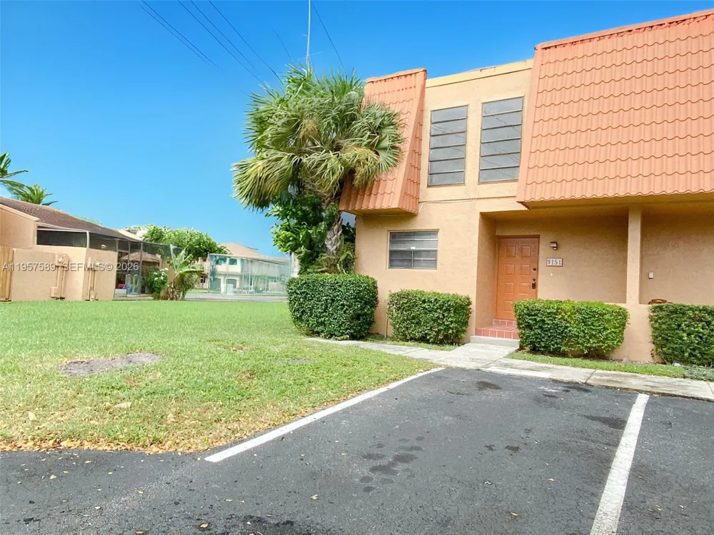 9151 Orchid Tree Ln #131 Pembroke Pines, FL 33024