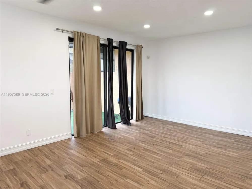 9151 Orchid Tree Ln #131 Pembroke Pines, FL 33024
