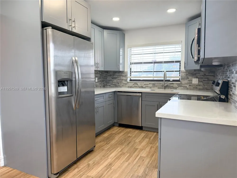 9151 Orchid Tree Ln #131 Pembroke Pines, FL 33024