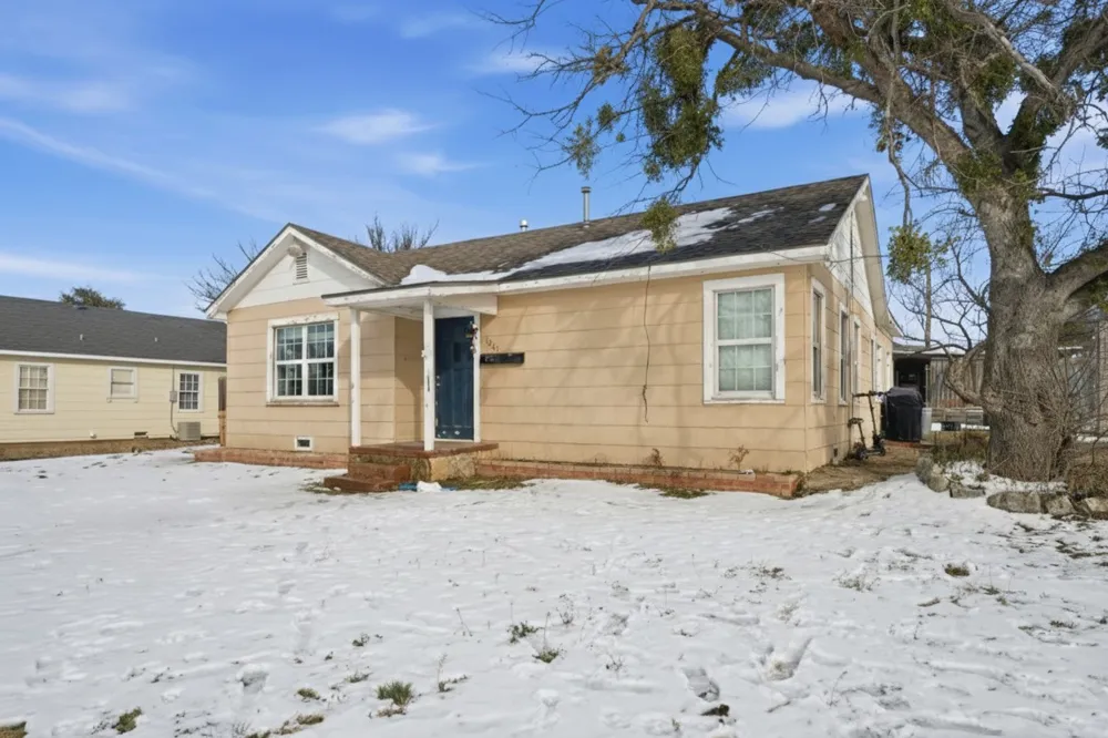 1901 CedarCrest Drive